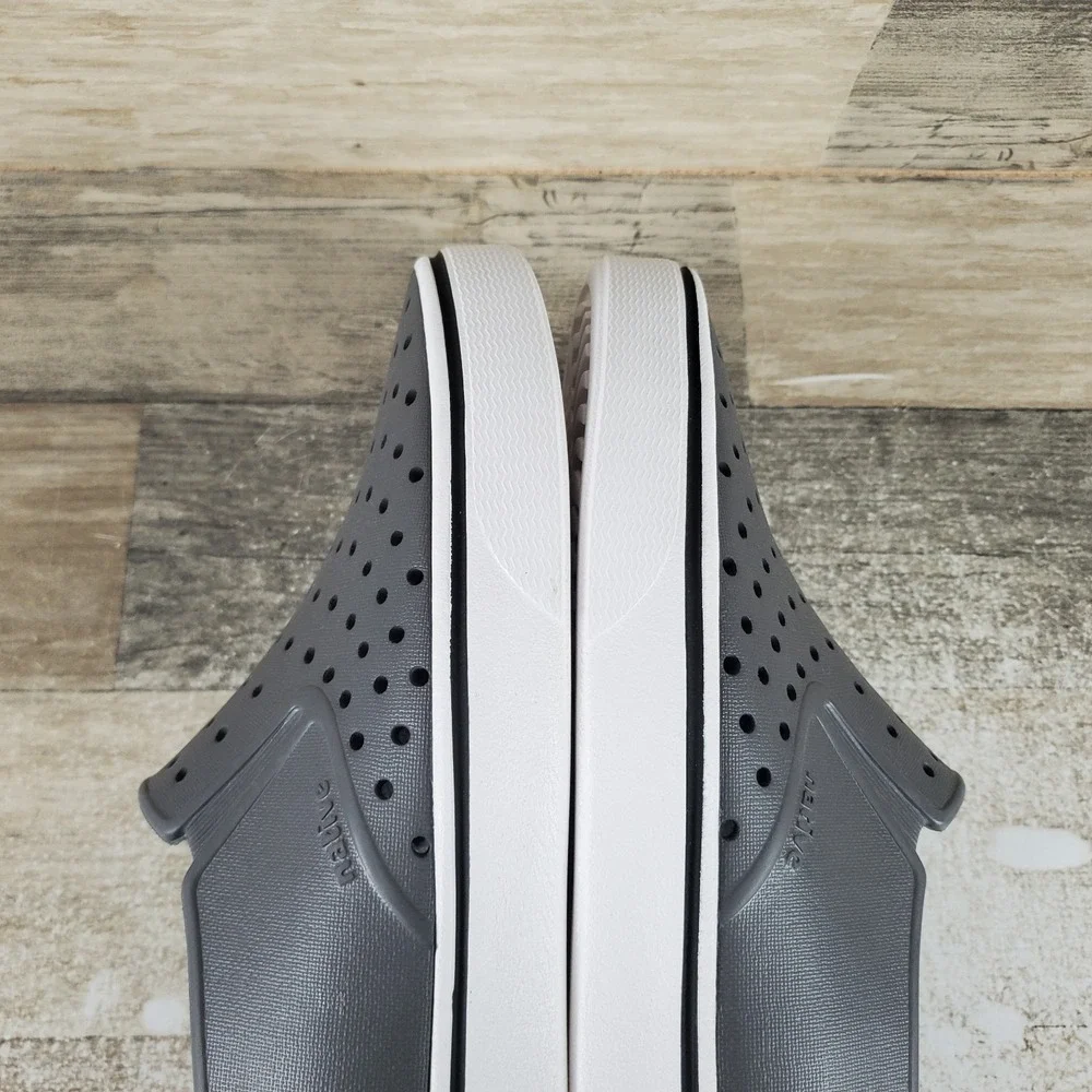Native Miles Shoes Mens 8 / Womens 10 Dublin Gray Shell White Slip‎ On Sneakers